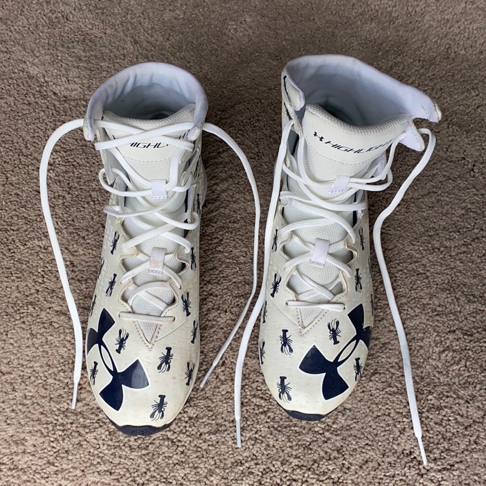 Under Armour Football Cleats Boys Size 4